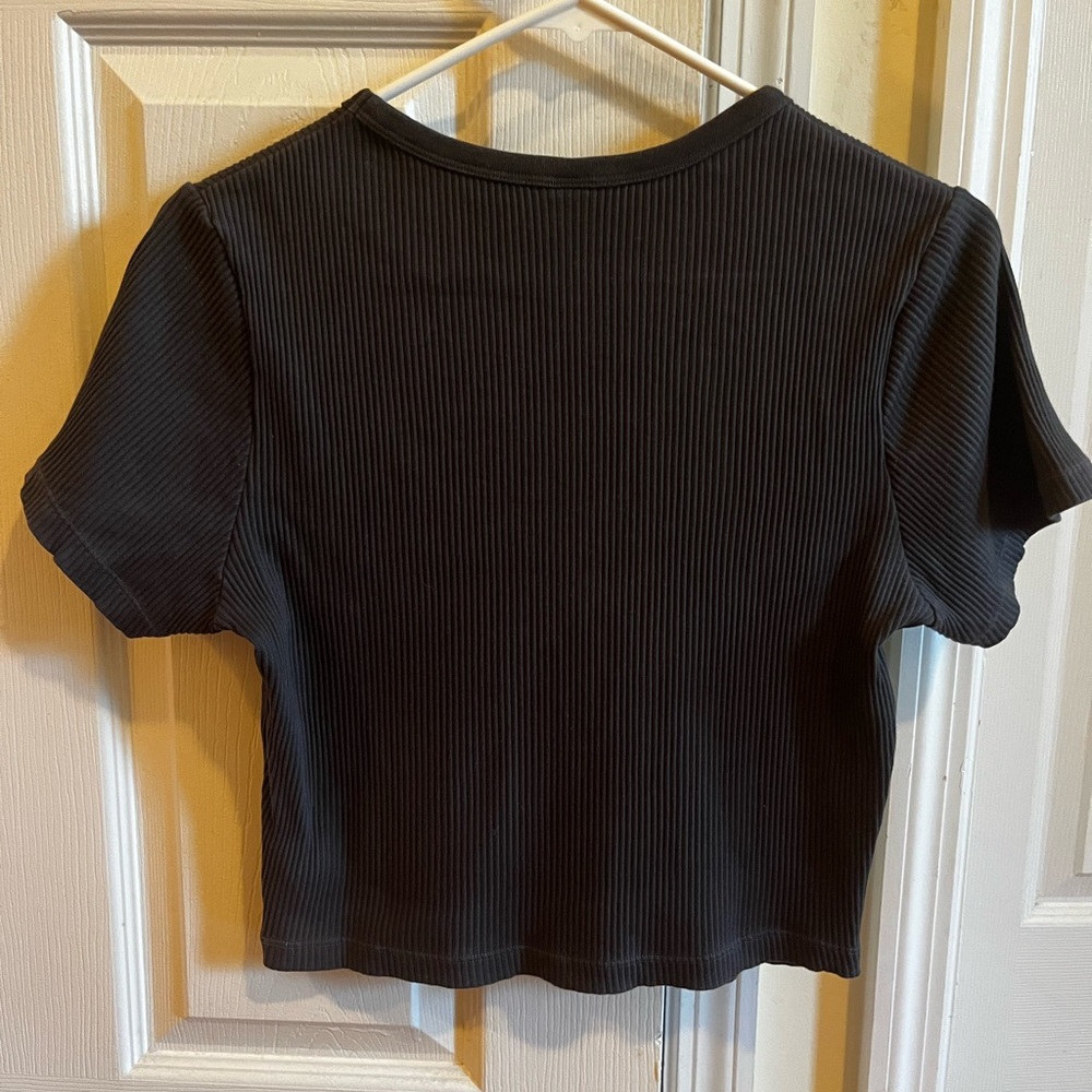 Uniqlo Charcoal Gray Ribbed Crop Top